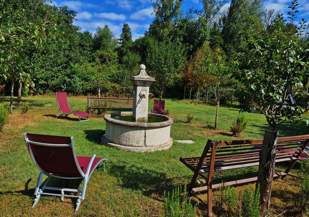 Chateau Des Perichons Poncins Екстериор снимка